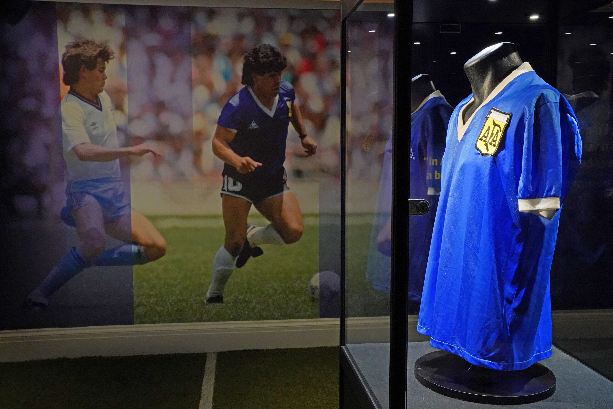 Het desbetreffende(?) shirt van Diego Armando Maradona.