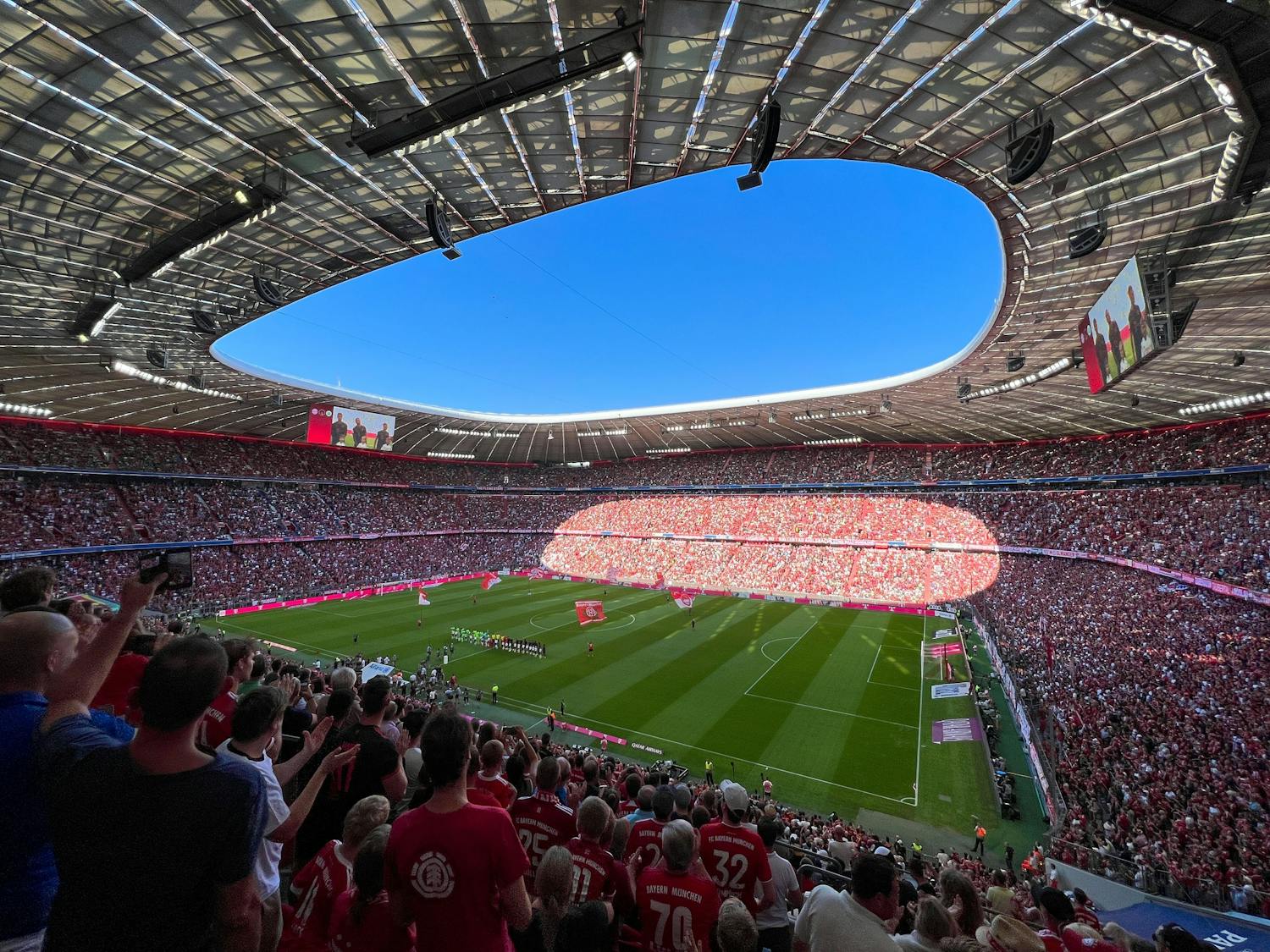 Die deutsche Bundesliga gibt es seit 60 Jahren: „Der Wettbewerb ist viel weniger kommerziell“