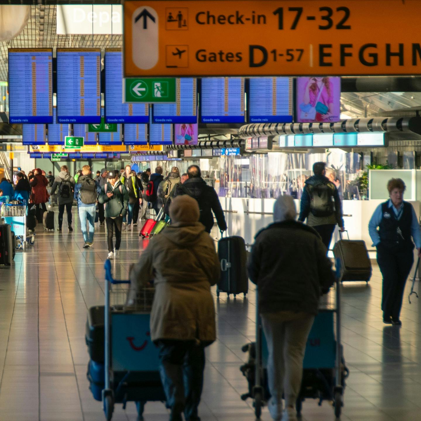 Schiphol steekt 3 miljard euro in onderhoud en vernieuwing, 'ticketprijzen gaan omhoog'