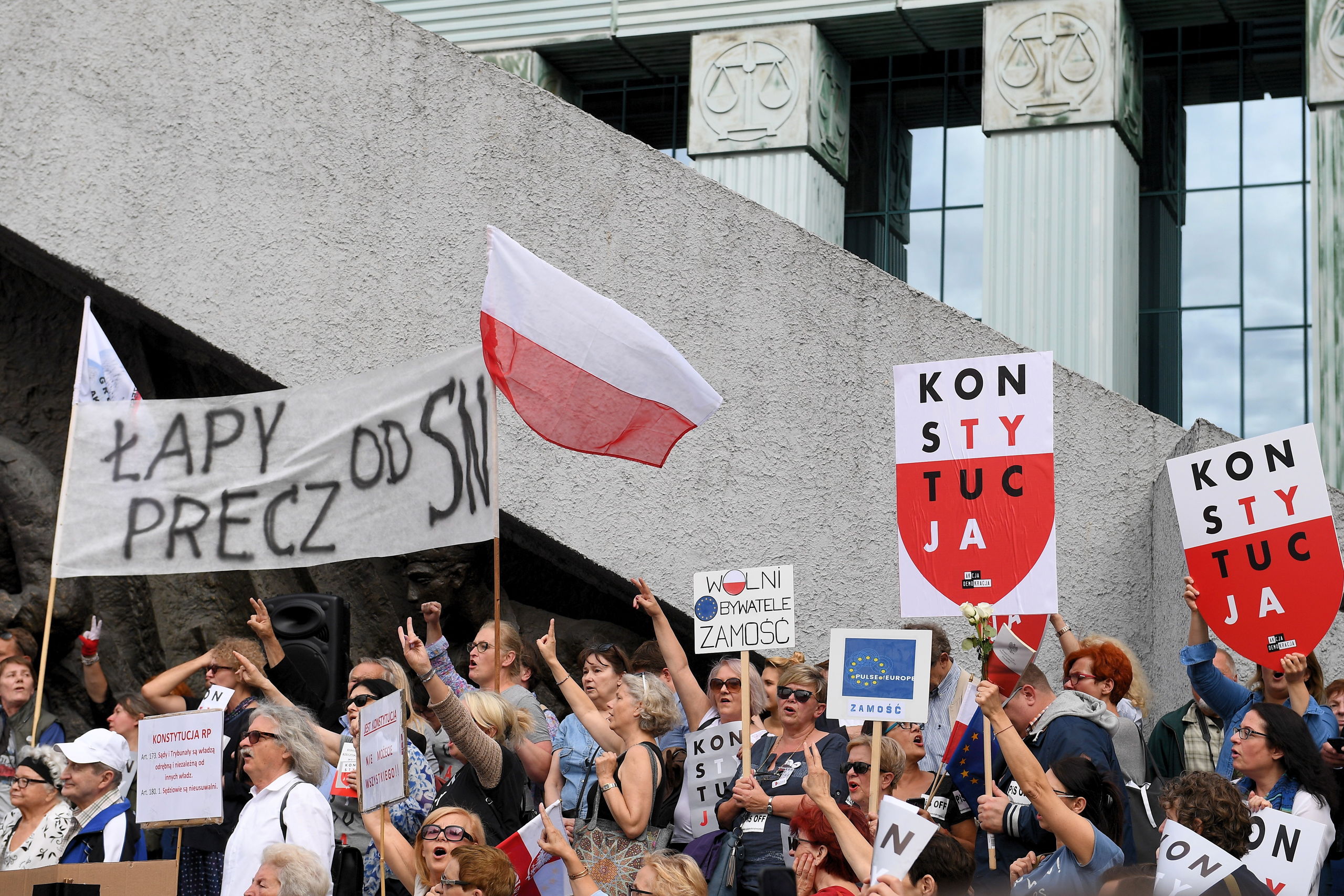Protesten bij het Hooggerechtshof in Warschau.