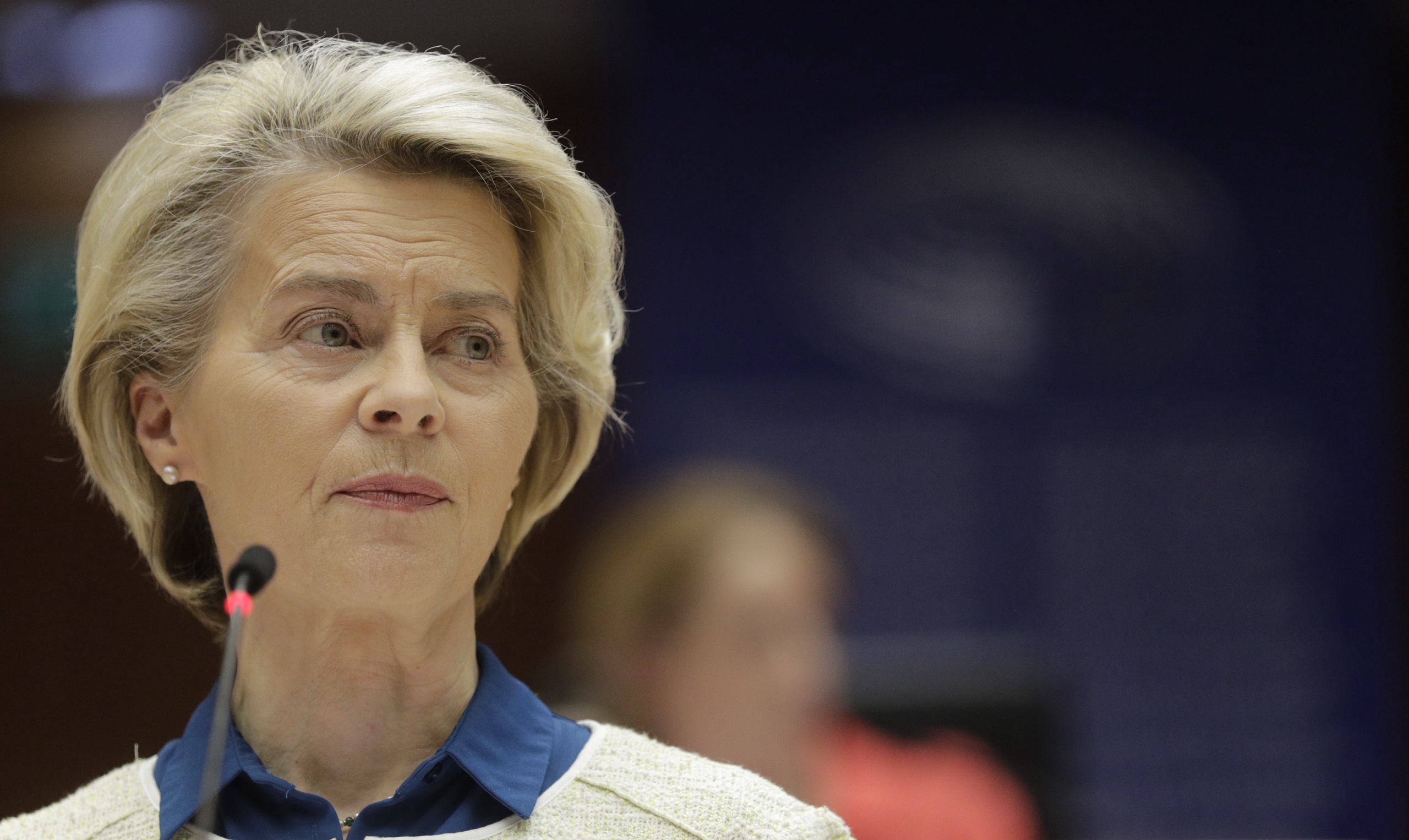 De voorzitter van de Europese Comissie Ursula von der Leyen reist vandaag met andere kopstukken af naar Oekraïne voor de top in Kiev. Door een 'zware' delegatie naar Kiev af te laten reizen wordt er een belangrijk signaal afgegeven aan Oekraïne en de rest van de wereld.