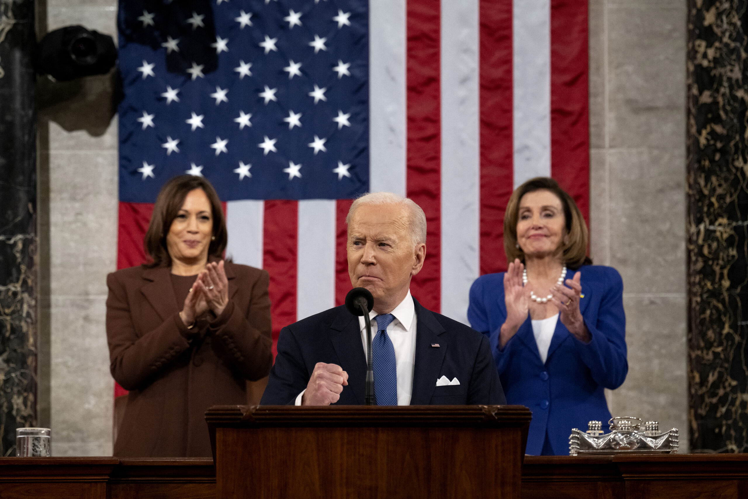 President Biden, vicepresident Kamala Harris en voorzitter van het Huis van Afgevaardigden Nancy Pelosi. 