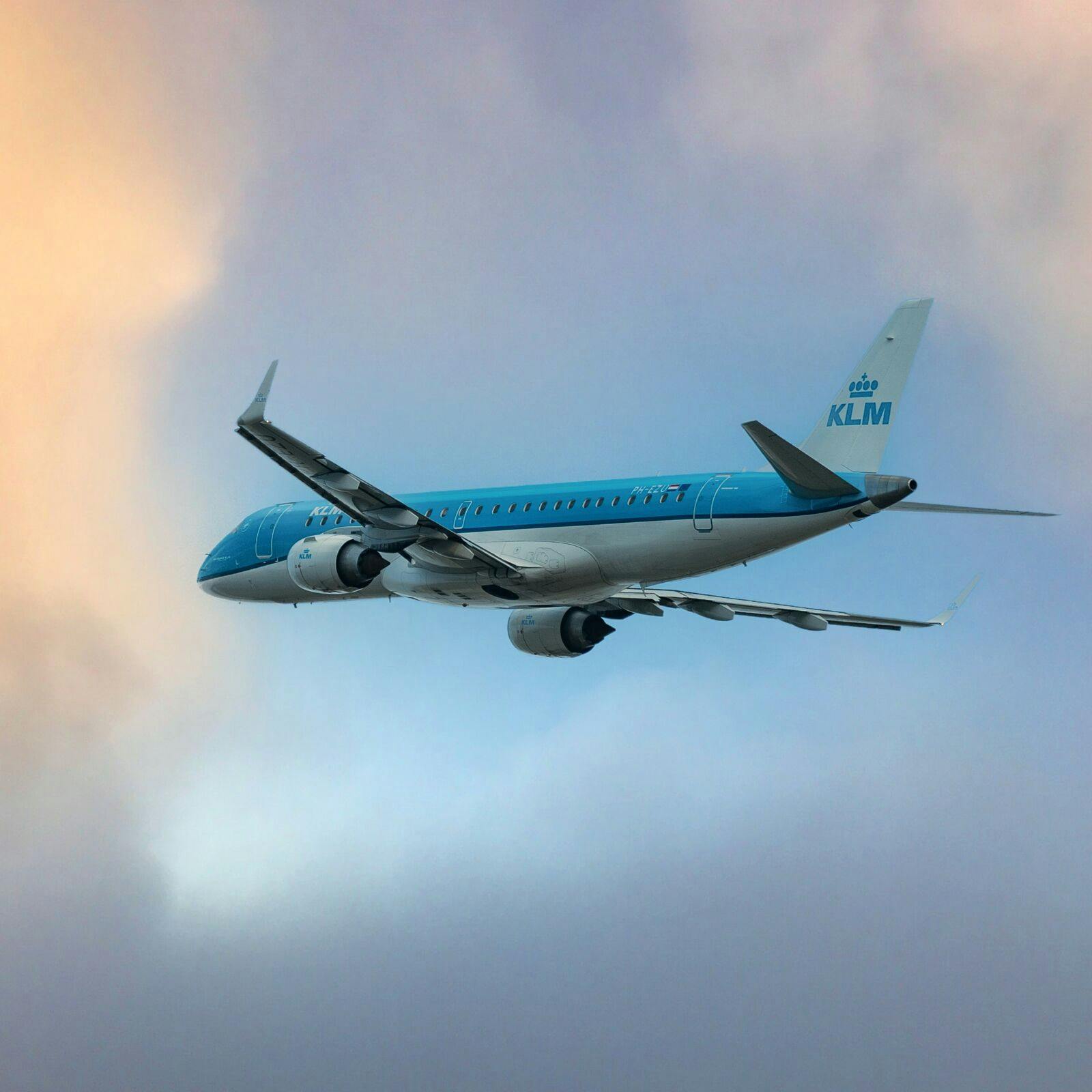 KLM vreest voor voortbestaan netwerk door verplichte krimp Schiphol