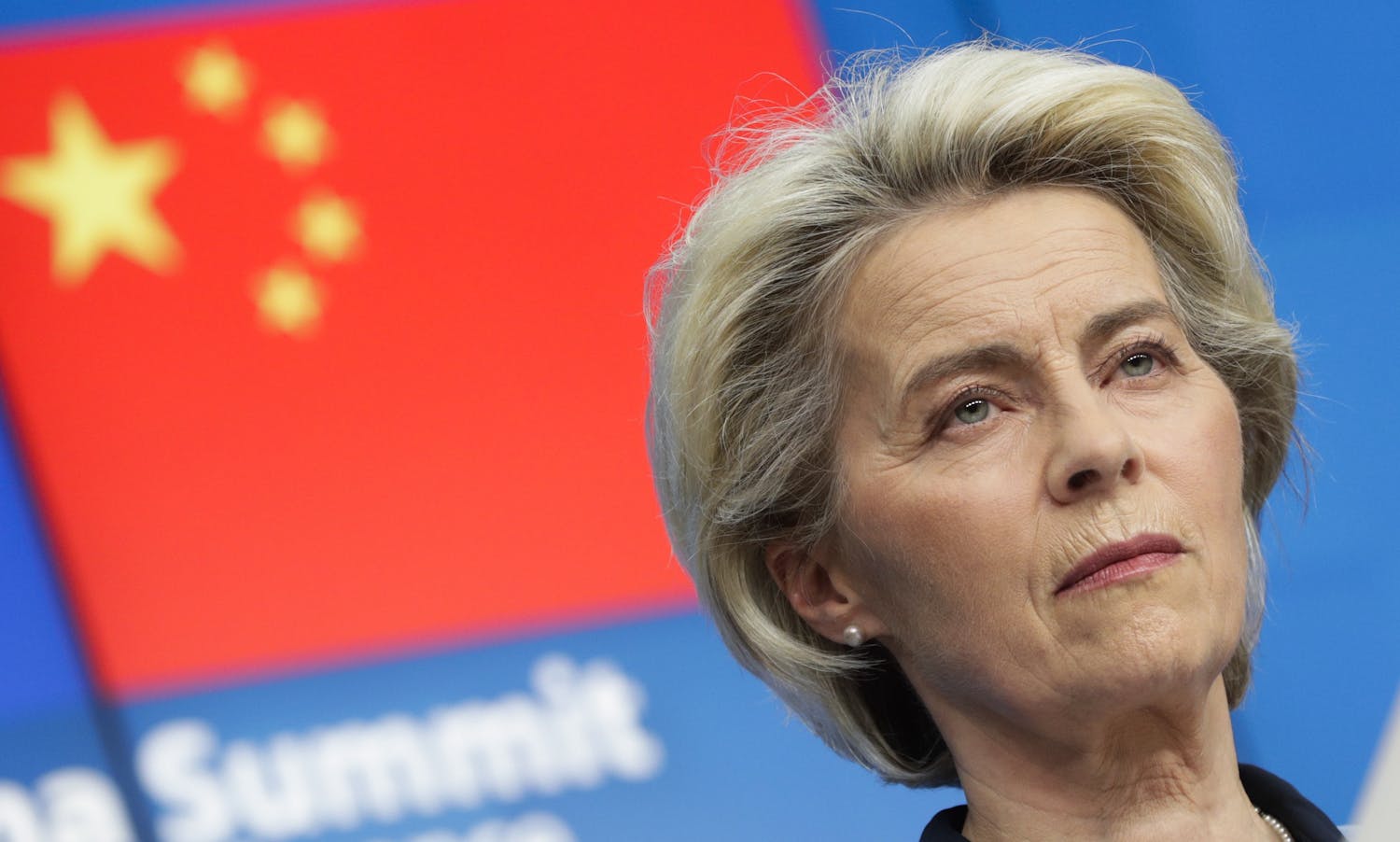 Tiongkok telah “melompat ke dalam lubang,” dan hal ini juga sedang coba dilakukan oleh Brussel