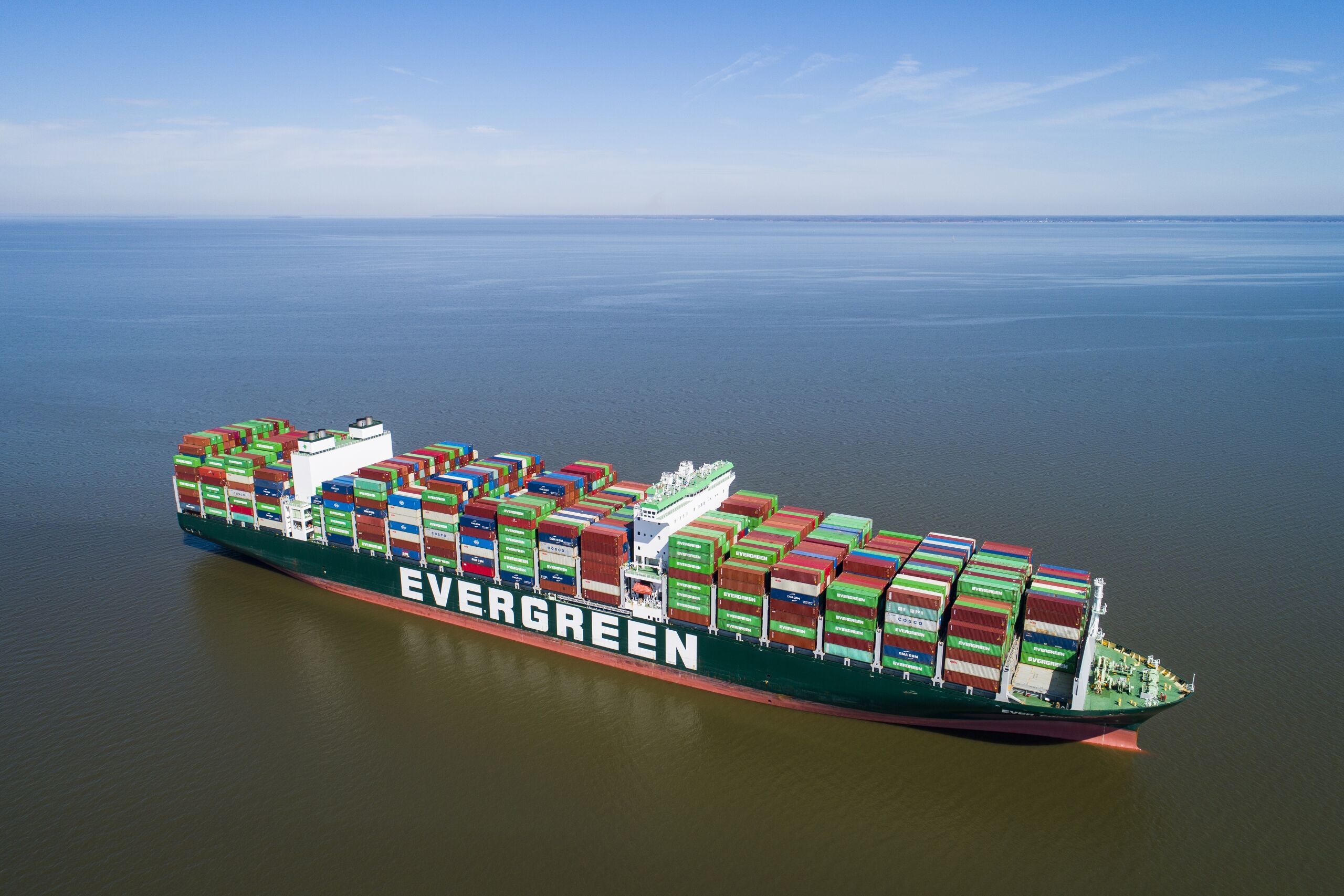 Boskalis gaat de Ever Forward losstrekken