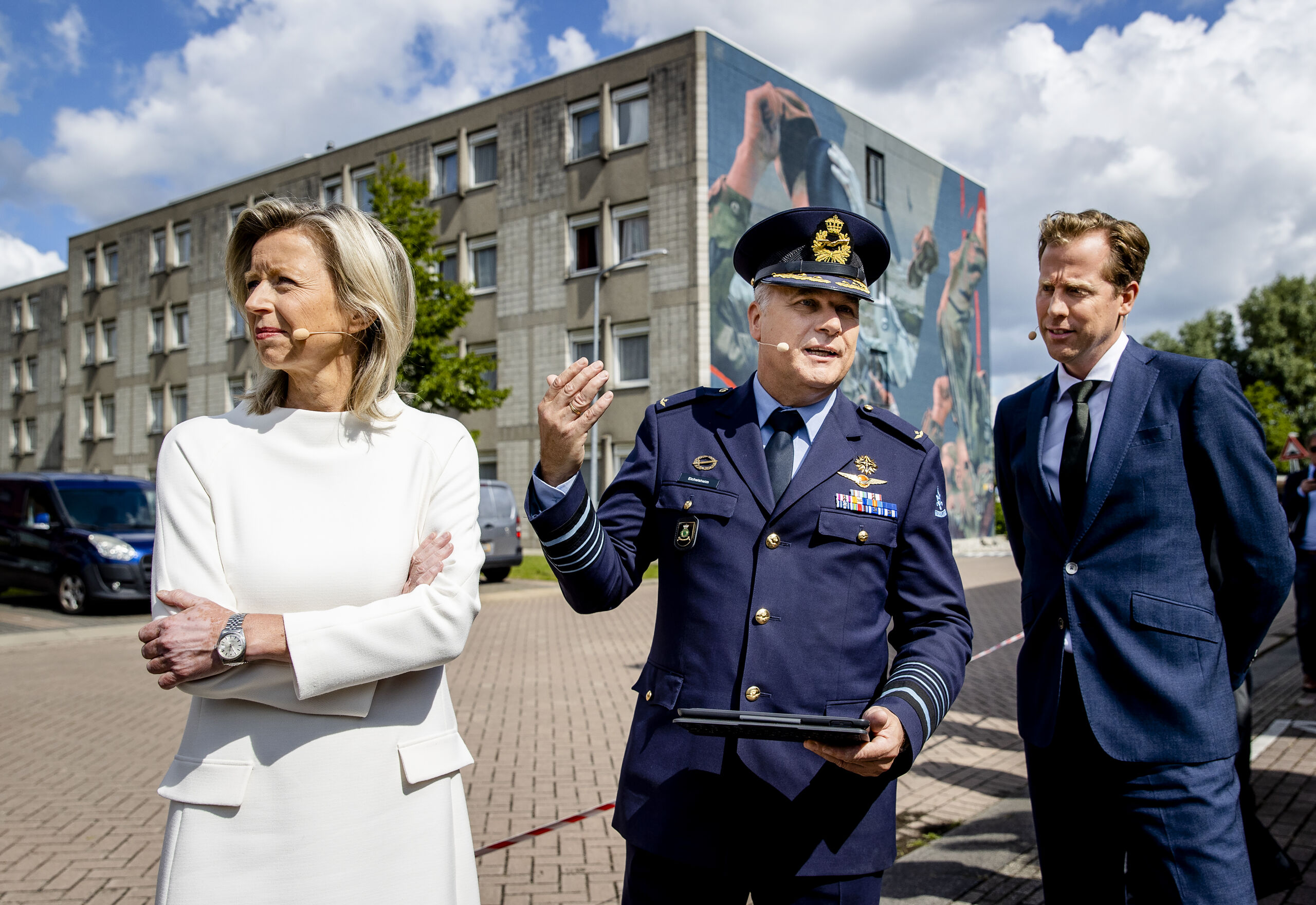 Minister van Defensie Kajsa Ollongren, commandant der Strijdkrachten generaal Onno Eichelsheim en staatssecretaris van Defensie Christophe van der Maat.