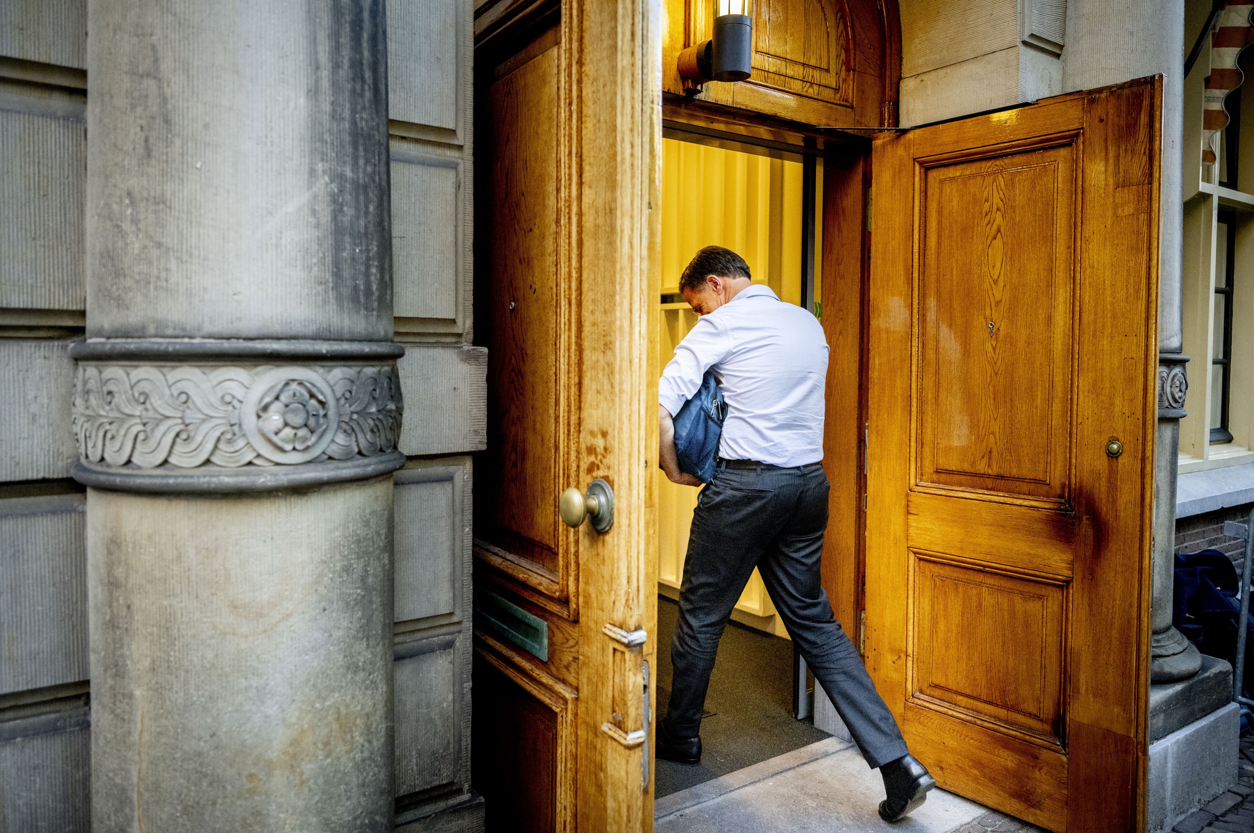 Kabinet Praat Na Ministerraad Verder Over Asiel: 'Besluit Moet Vandaag ...