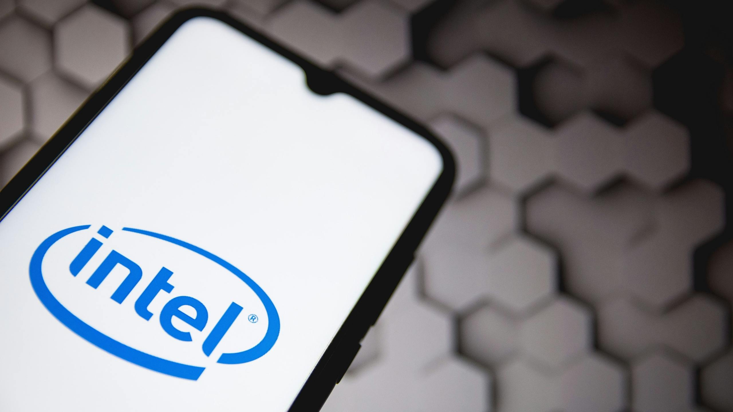 Fors minder omzet voor chipbedrijf Intel
