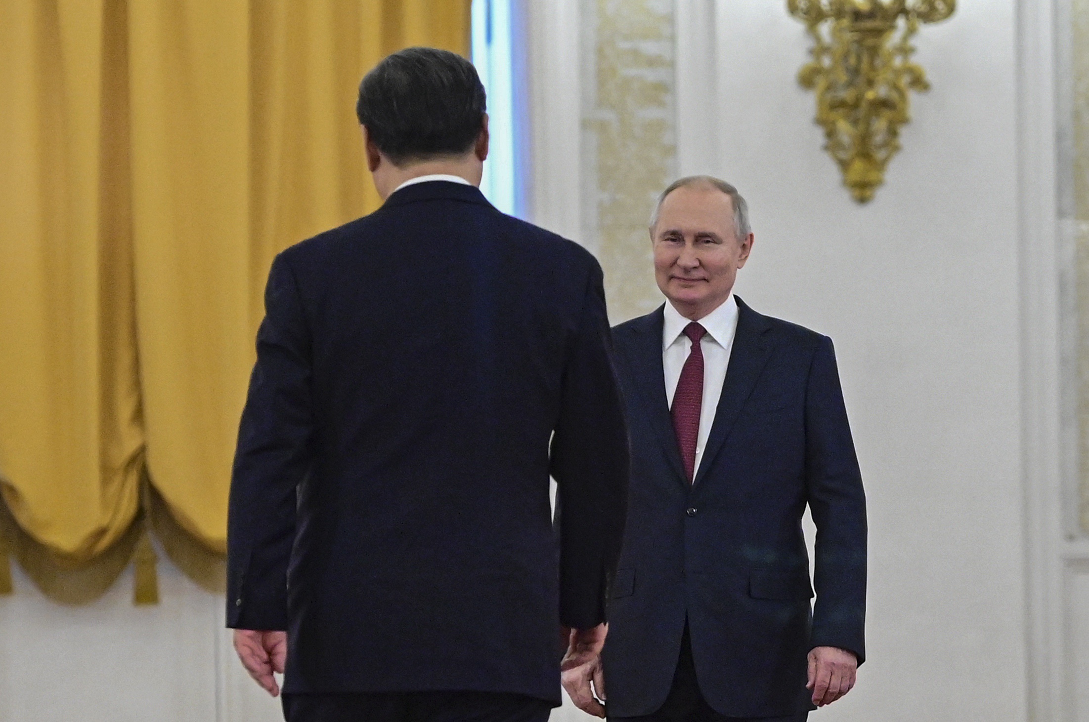 Enkele weken voor de Russische invasie in Oekraïne kondigden de Chinese president Xi Jinping en zijn Russische ambtgenoot Vladimir Poetin in Beijing een ‘partnerschap zonder grenzen’ aan. 