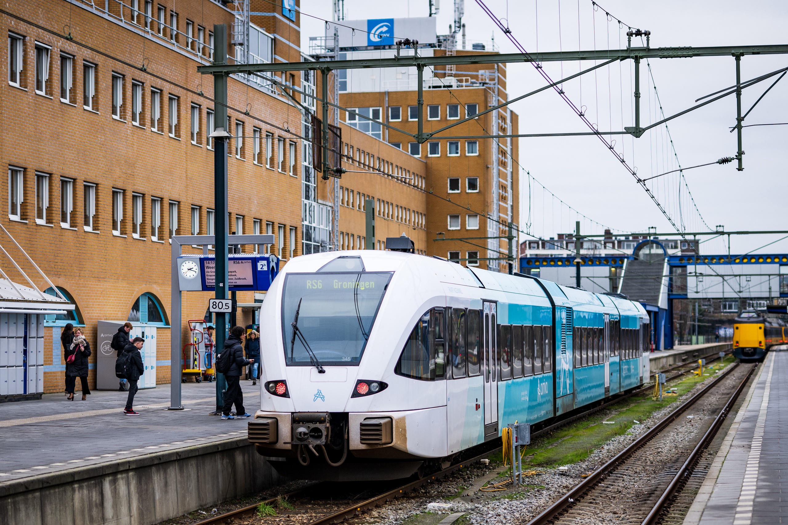 Een trein van vervoerder Arriva op het station in Groningen. ANP / Hollandse Hoogte Venema Media