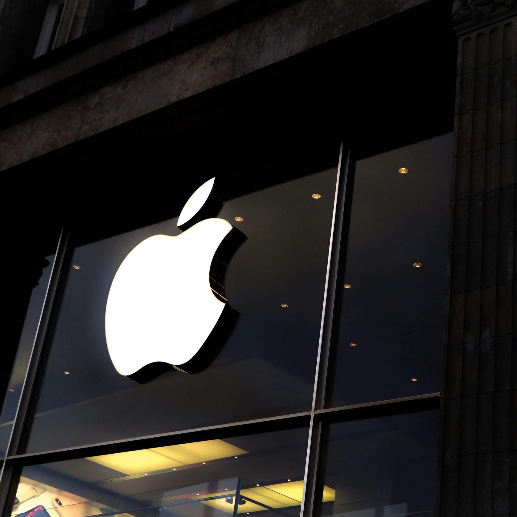 Nieuwe miljardenboete EU dreigt voor Apple om contactloos betalen