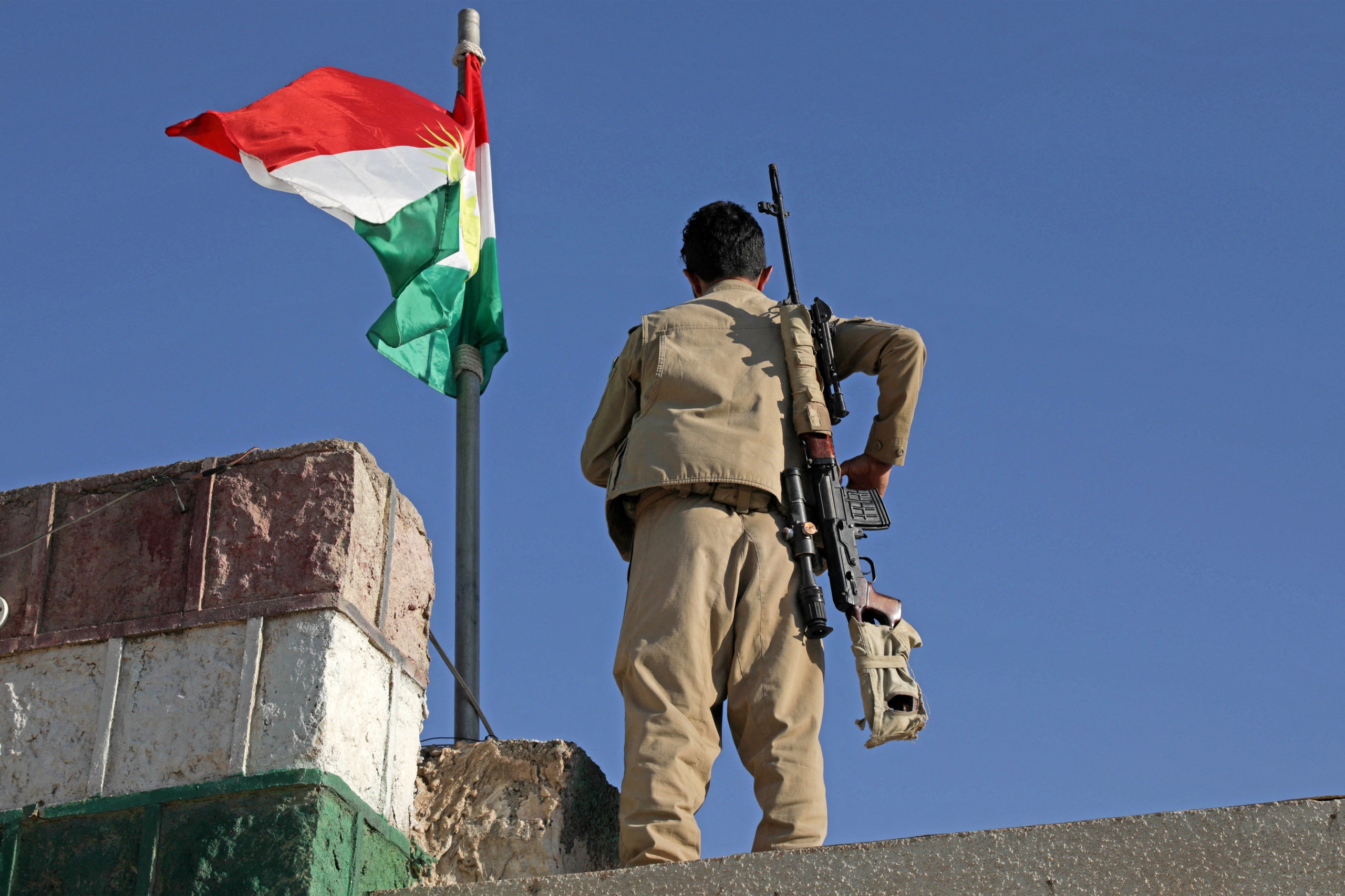Een Peshmerga-strijder.