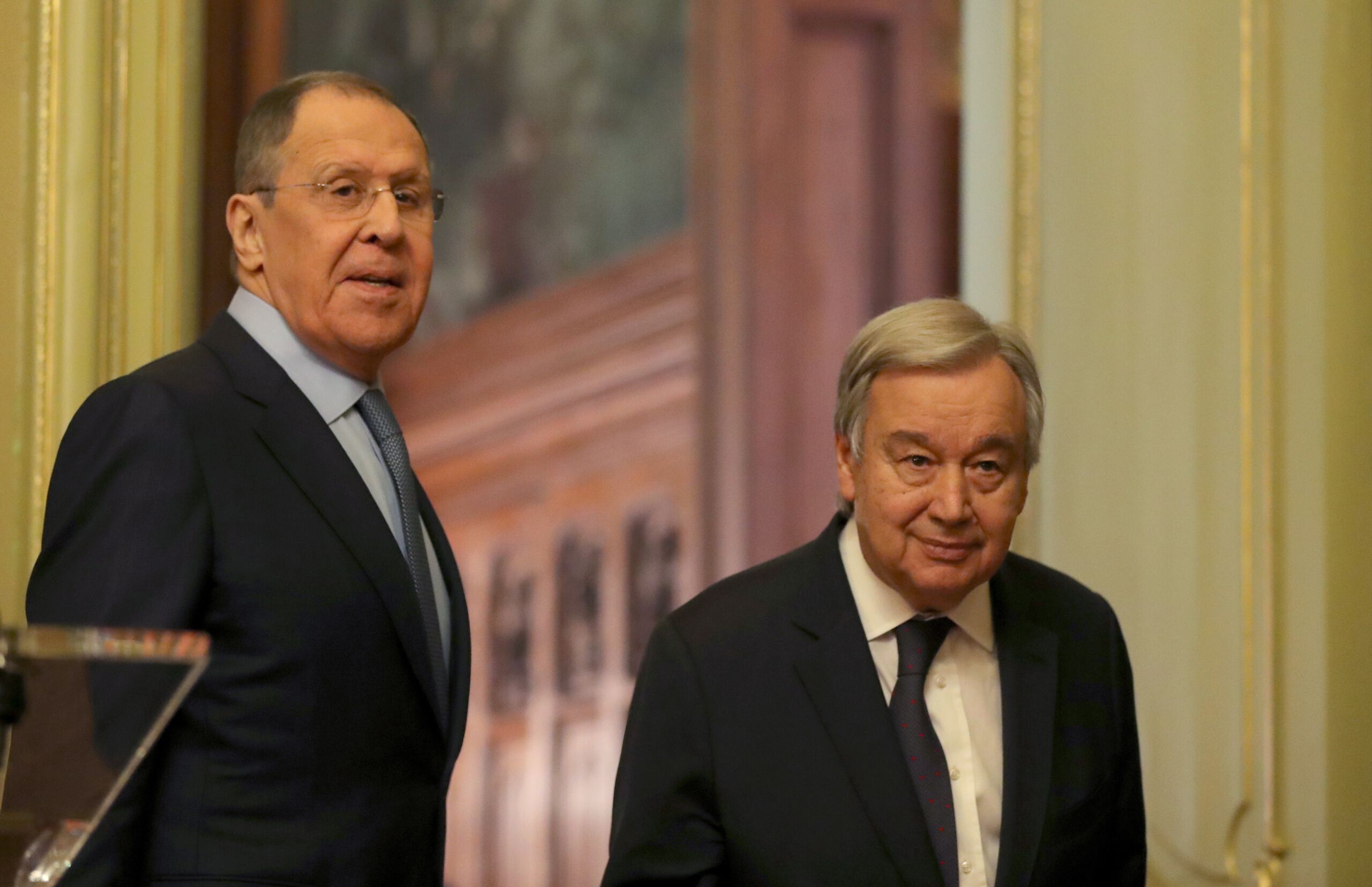 De Russische Buitenlandminister Sergei Lavrov (l) en VN-scretaris-generaal Antonio Guterres (r) 