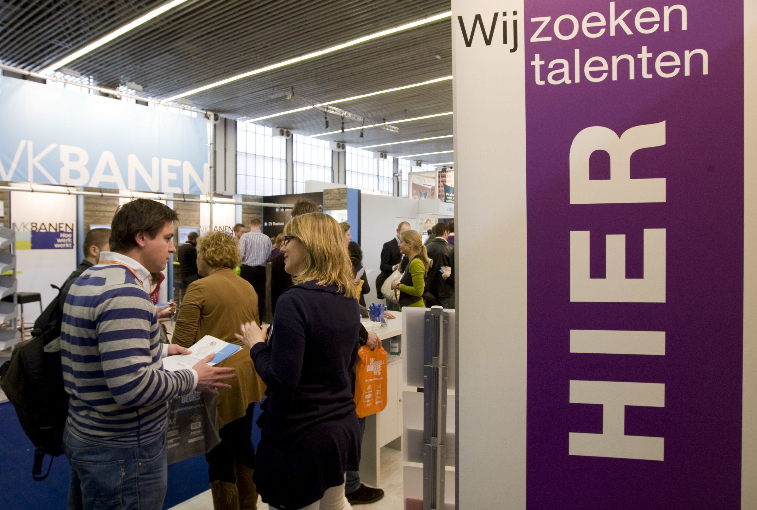 FOTO: Bezoekers op de beurs.