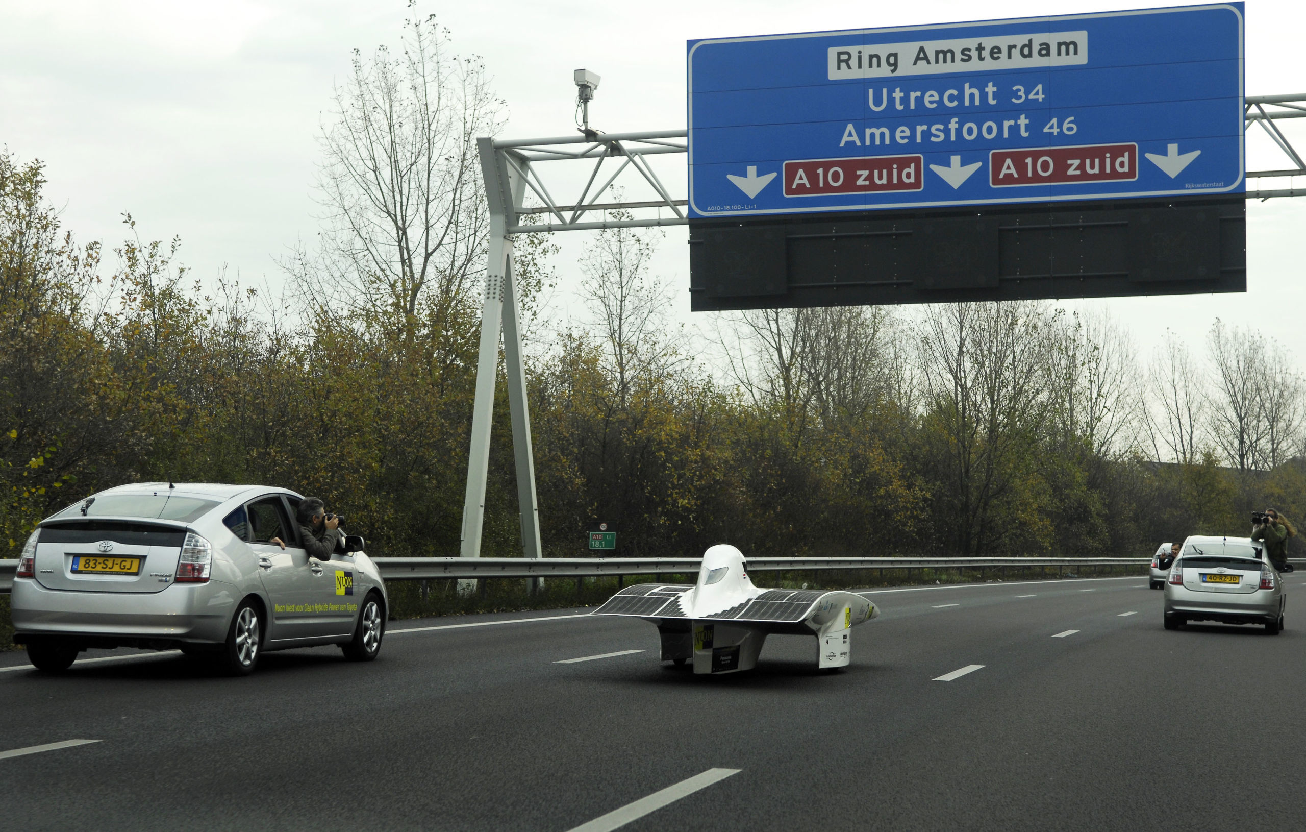 De bekendste door zonne-energie aangedreven auto, de Nuna4 van de TU Delft.