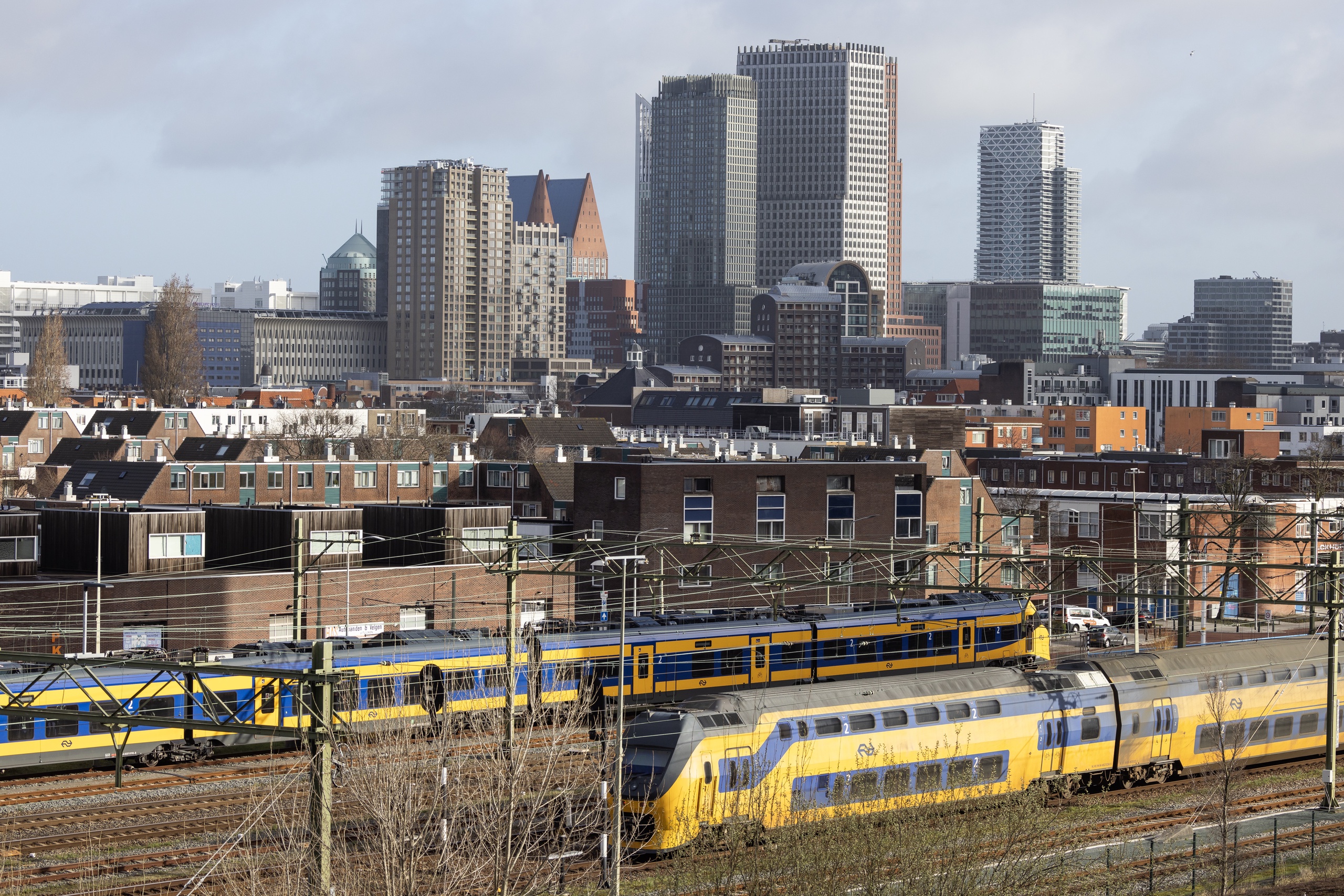 Nederlandse Spoorwegen heeft ongeveer 780.000 klanten gewaarschuwd dat hun persoonsgegevens mogelijk zijn betrokken bij een datalek. 