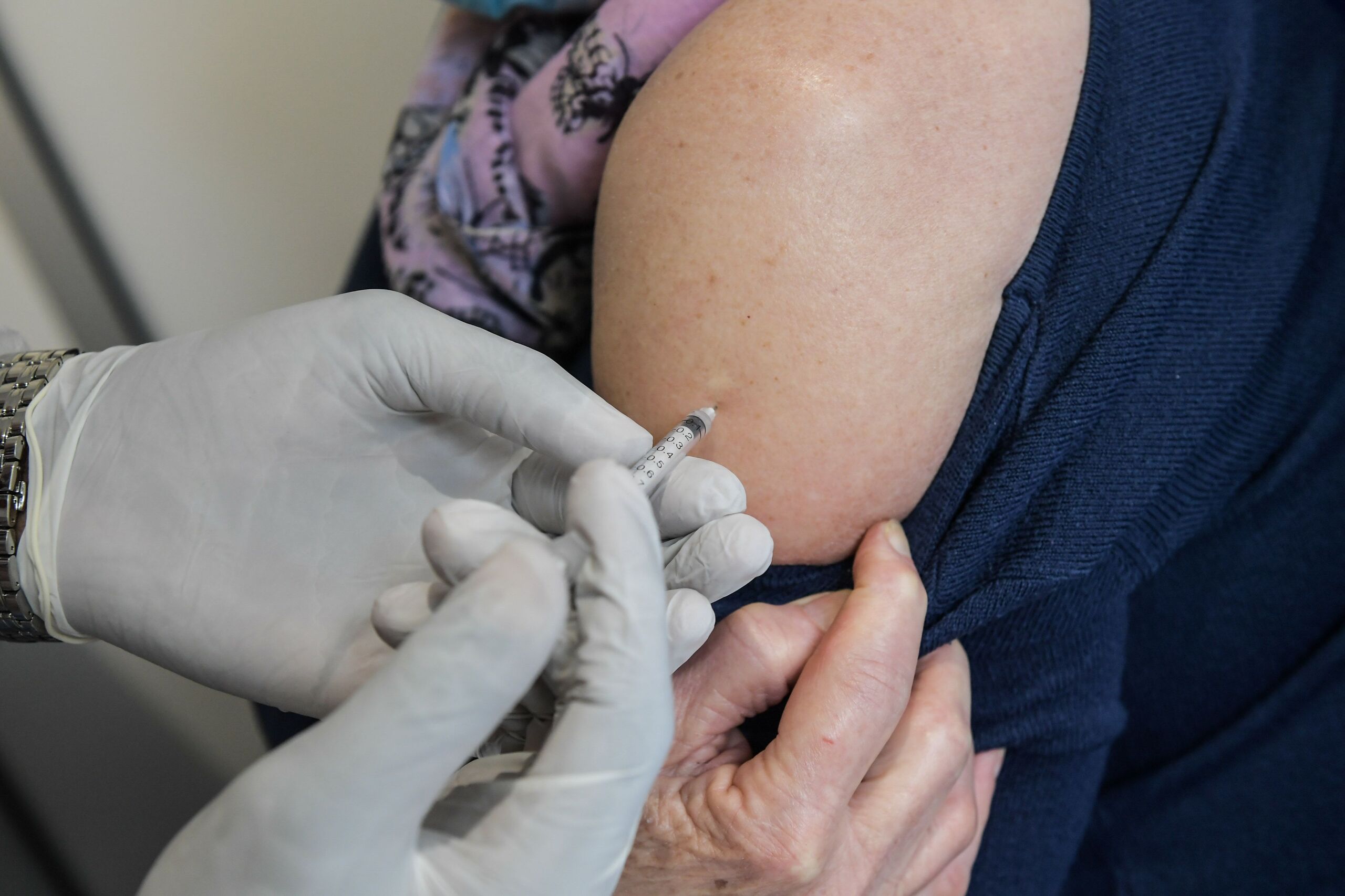 CDA eist opheldering over vaccinatiedwang zorgmedewerkers 