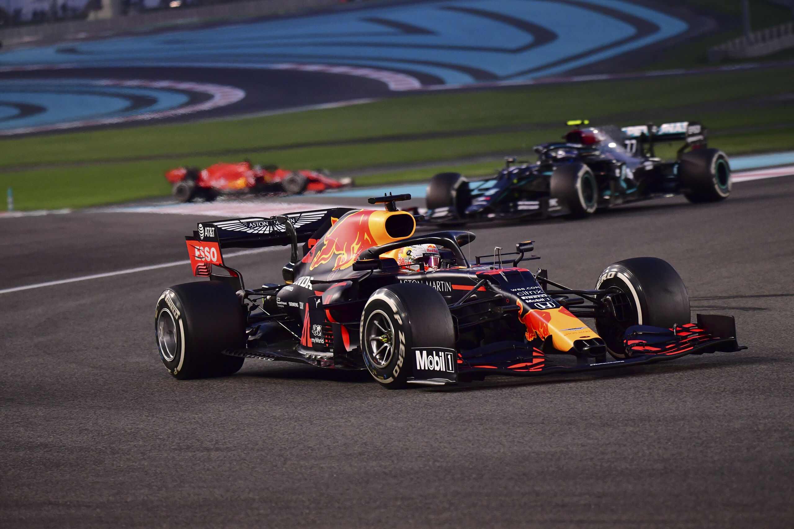 Max Verstappen op het circuit van Abu Dhabi