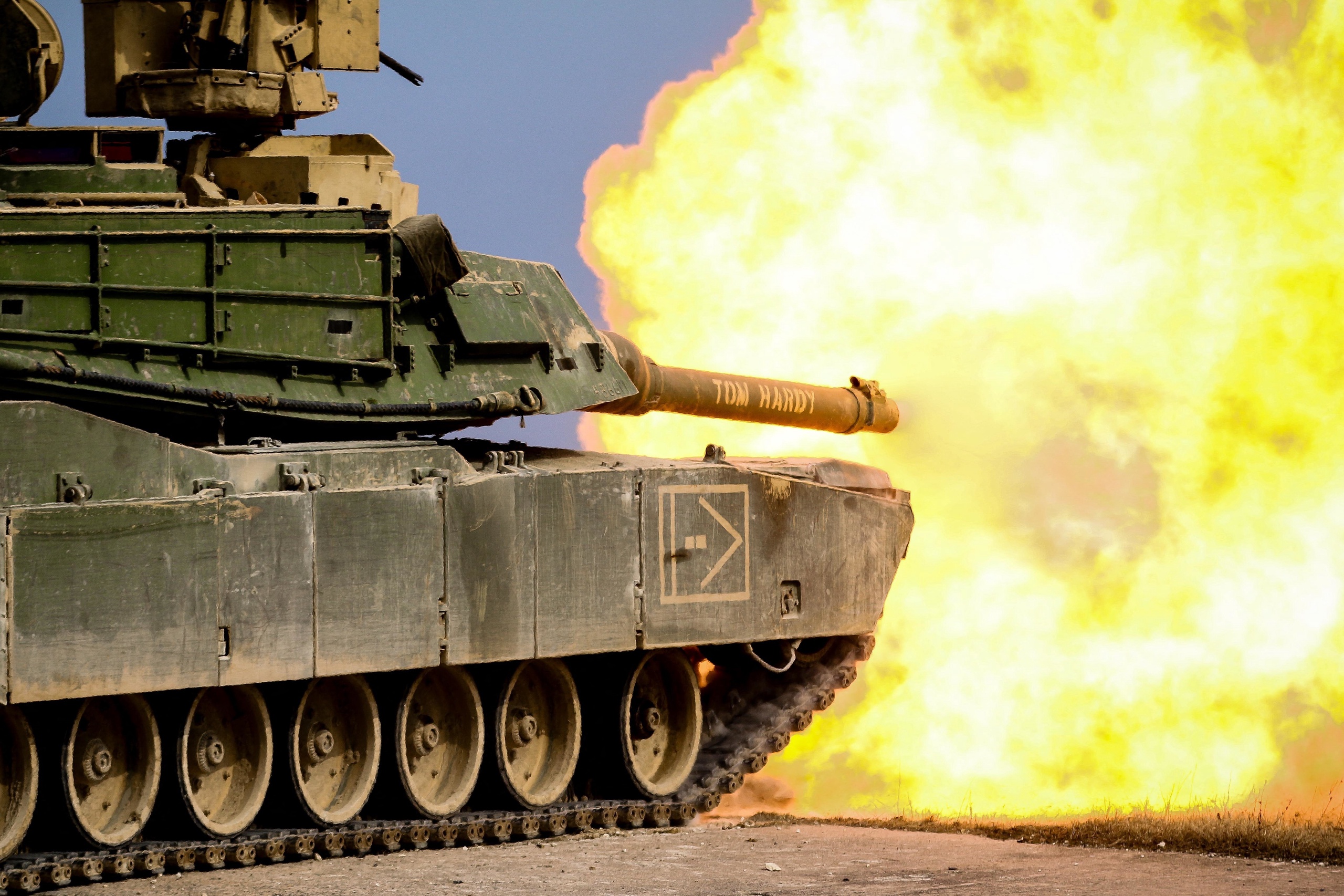 Hoewel de Duitse bondskanselier Scholz eiste dat de Amerikanen hun M1 Abrams-tanks zouden leveren voordat hij zijn Leopard 2-tanks beschikbaar stelde, heeft buitenlandcommentator Bernard Hammelburg zijn twijfels over het zware Amerikaanse apparaat.