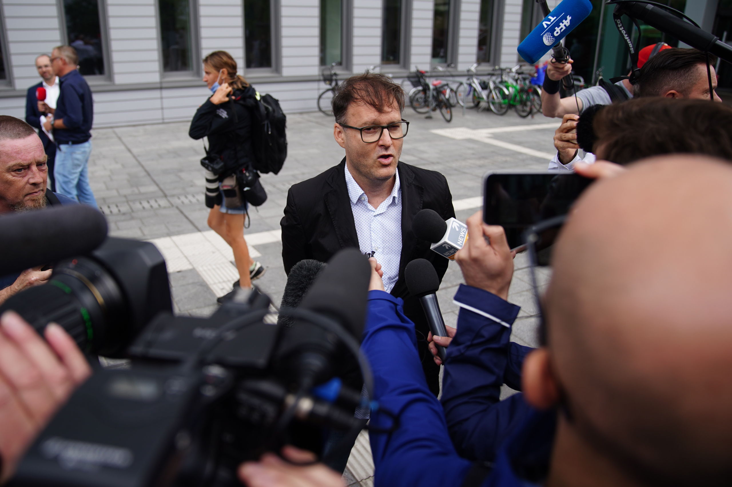 Jaka Bizilj staat de pers te woord