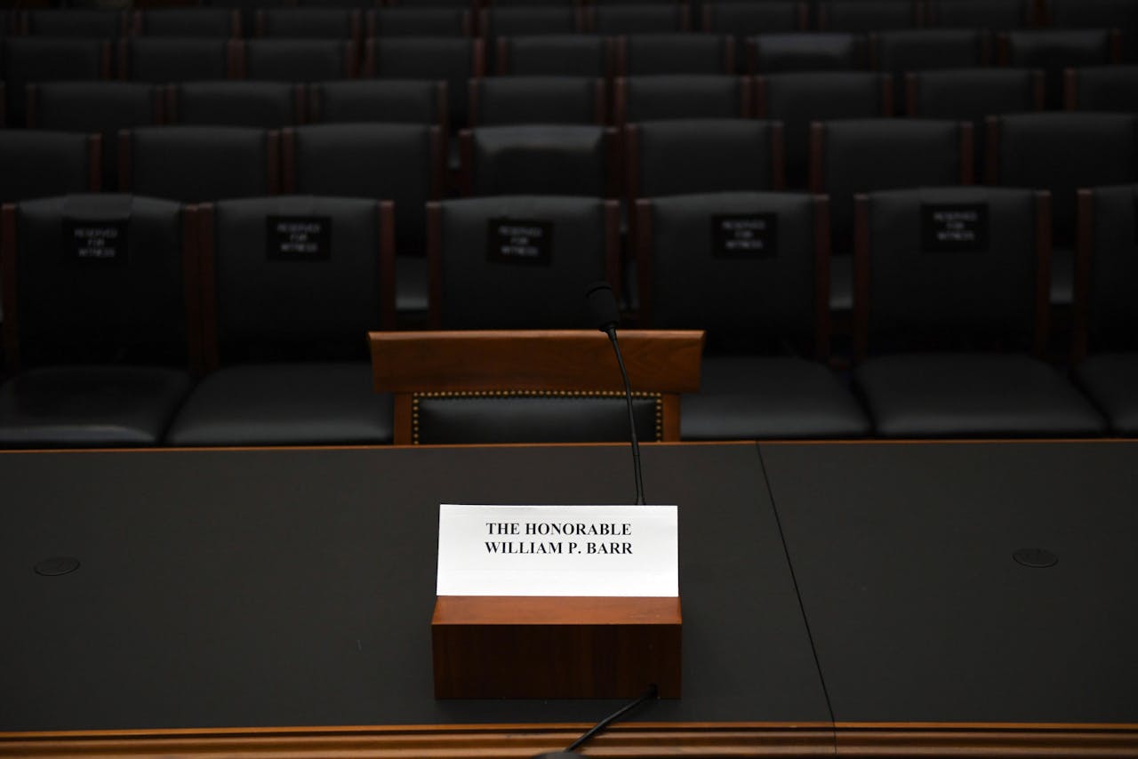 De lege zetel van Barr tijdens de hoorzitting in de Senaat. Photo by Jim WATSON / AFP