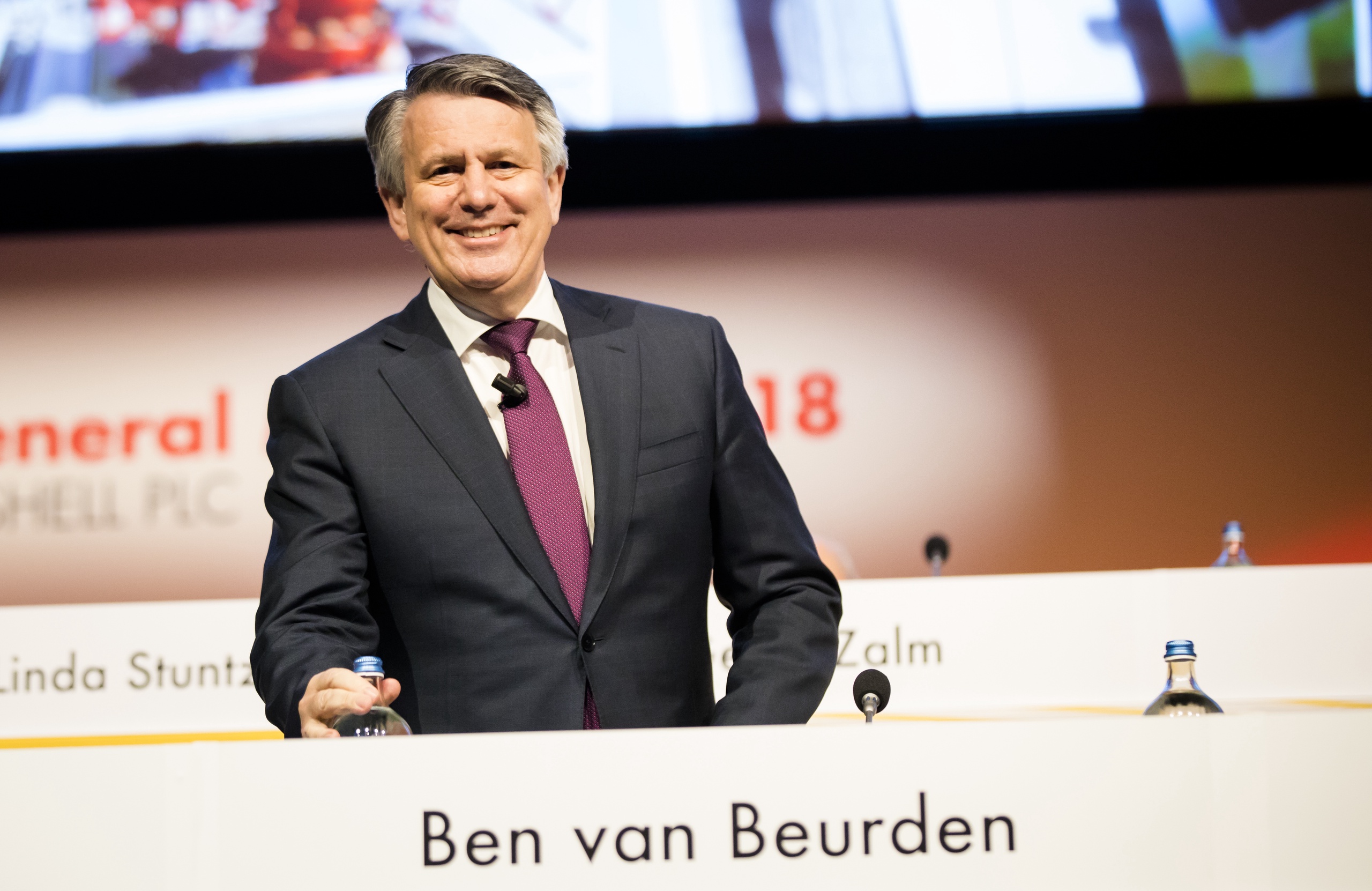 DEN HAAG - Ben van Beurden CEO van Royal Dutch Shell voor aanvang van de aandeelhoudersvergadering in het Afas Circustheater in Scheveningen. Vakbondsafgevaardigden uit tal van landen dringen erop aan dat Shell een einde maakt aan flexwerk. ANP BART MAAT