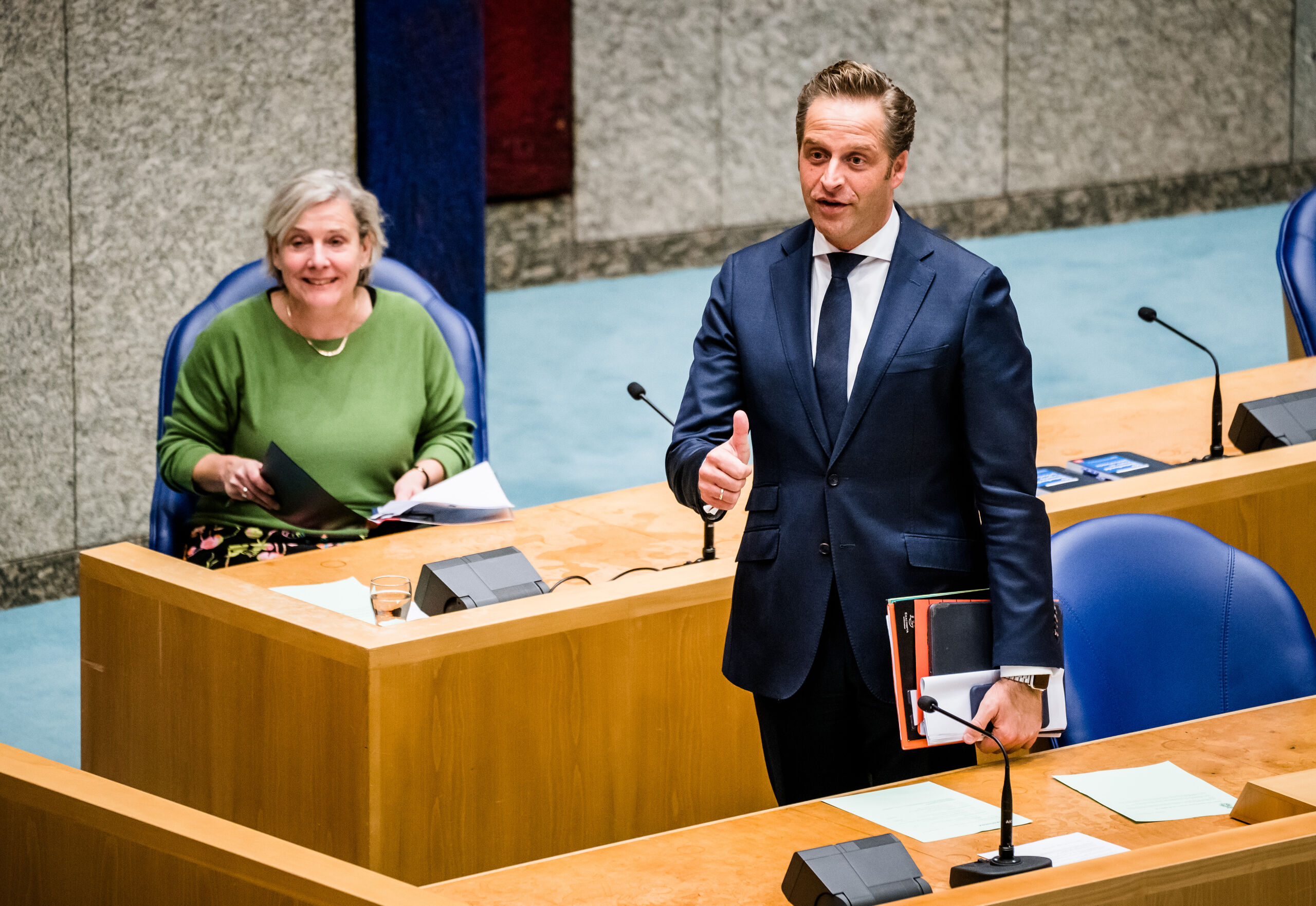  Minister Ank Bijleveld van Defensie en Minister Hugo de Jonge van Volksgezondheid, Welzijn en Sport. 