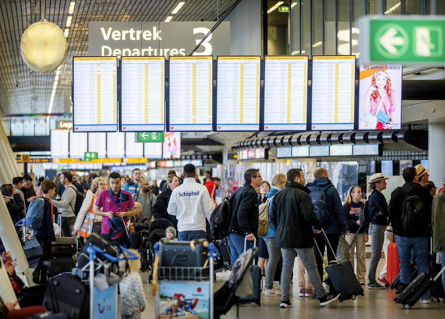 Schiphol Weer Rijen In Meivakantie Maar Lengte Zal Meevallen Bnr