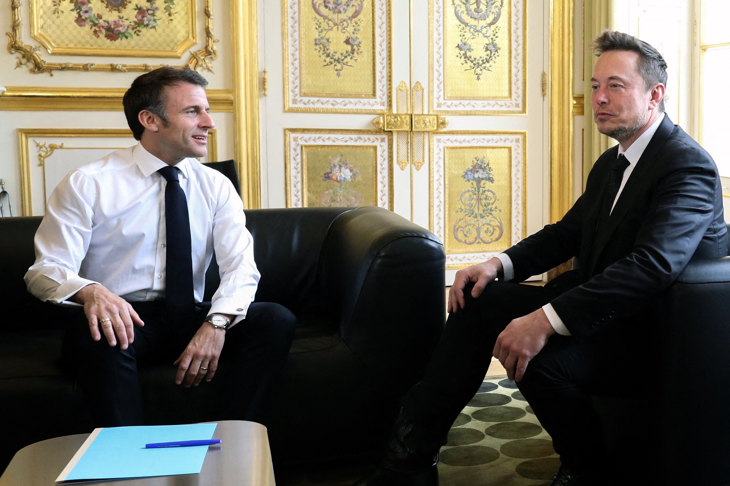 Waarover Musk en Macron precies spraken, werd niet helemaal duidelijk. De twee ontmoetten elkaar aan het paleis van Versailles. 