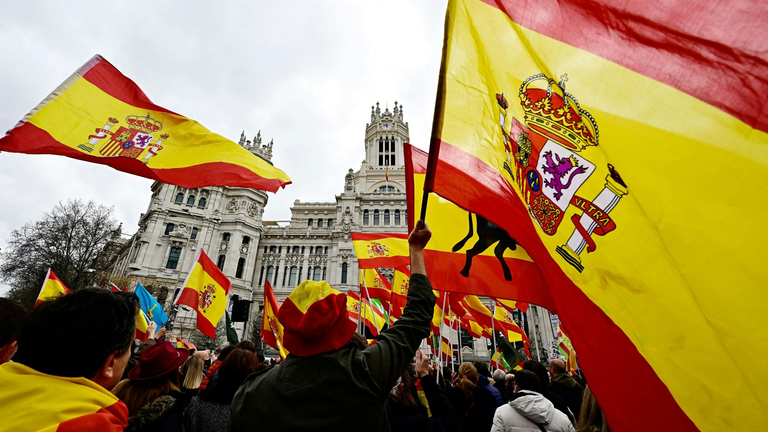 Een grote demonstratie afgelopen weekend in Madrid, georganiseerd door de extreem-rechtse partij Vox tegen de regering vanwege de toenemende prijsstijgingen. 