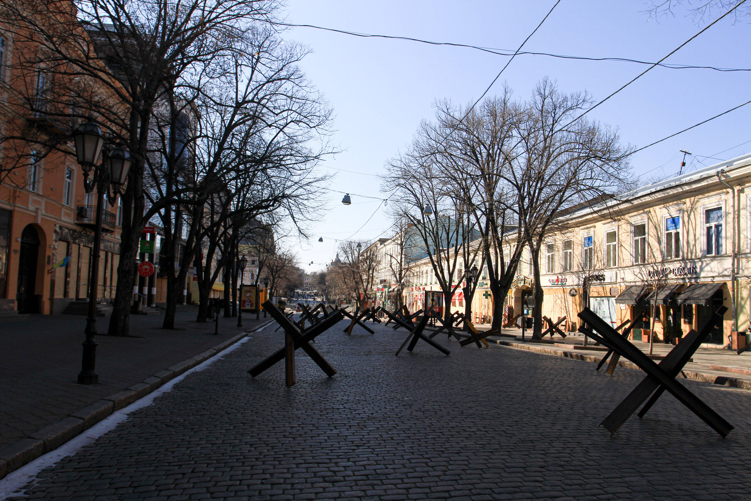 Anti-tank barricades in het historische centrum van Odessa.