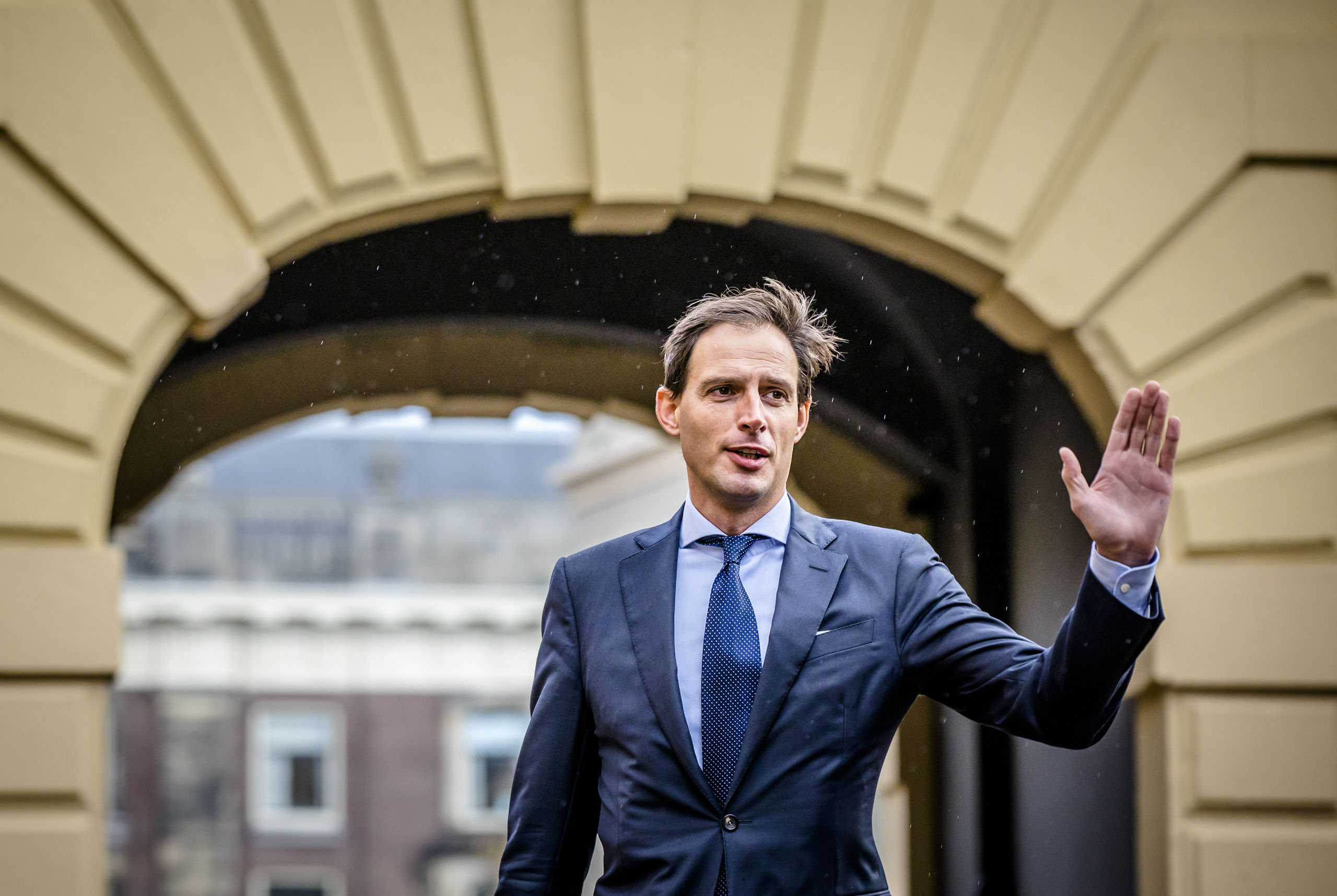 DEN HAAG - Minister Wopke Hoekstra van Financiën (CDA) bij aankomst op het Binnenhof voor de Ministerraad.