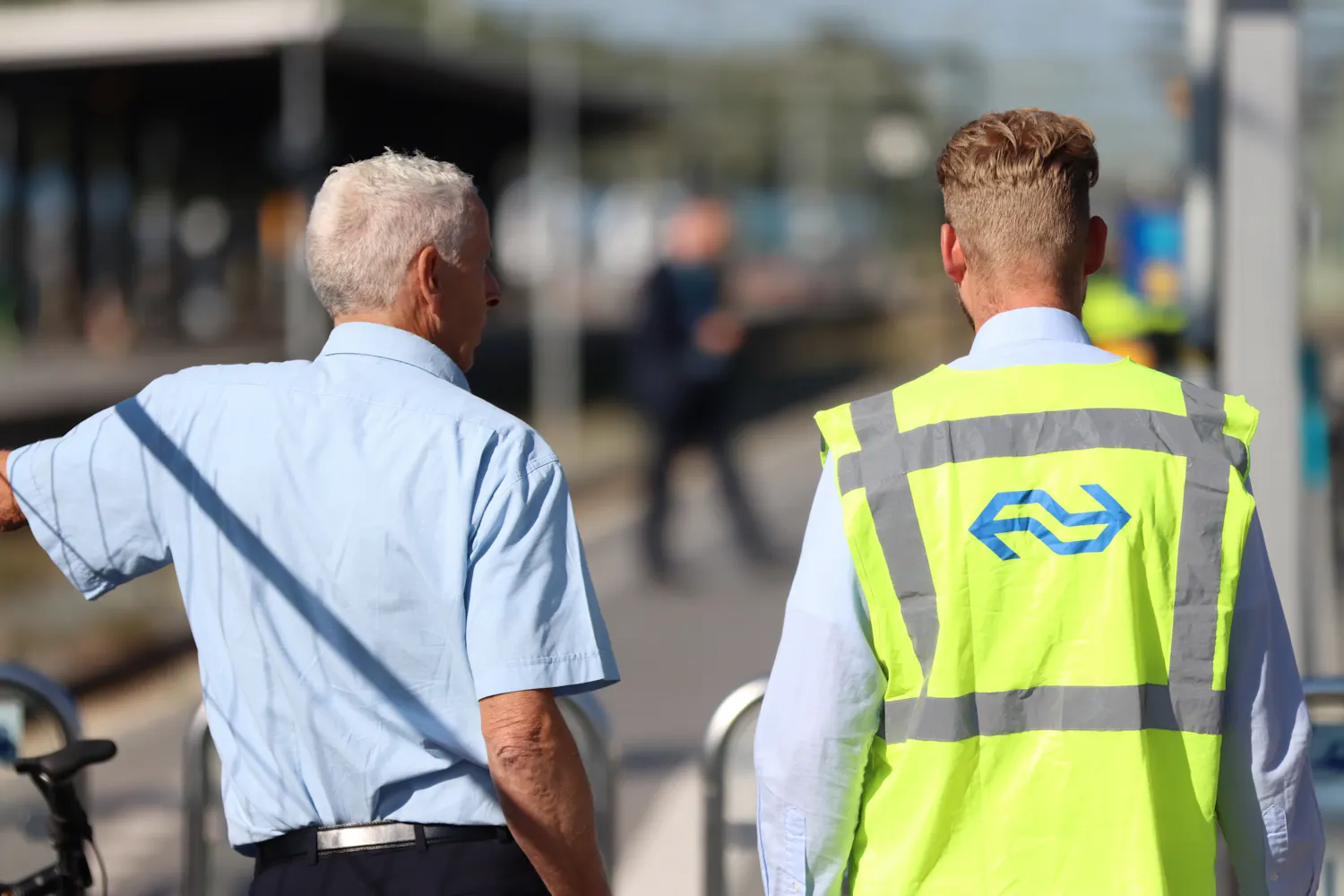Bonden gaan praten met NS; staking legt NS compleet plat | BNR Nieuwsradio