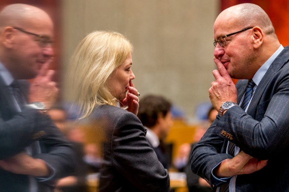 VVD-Kamerlid Teeven dinsdag na afloop van het vragenuur. (Foto: ANP)