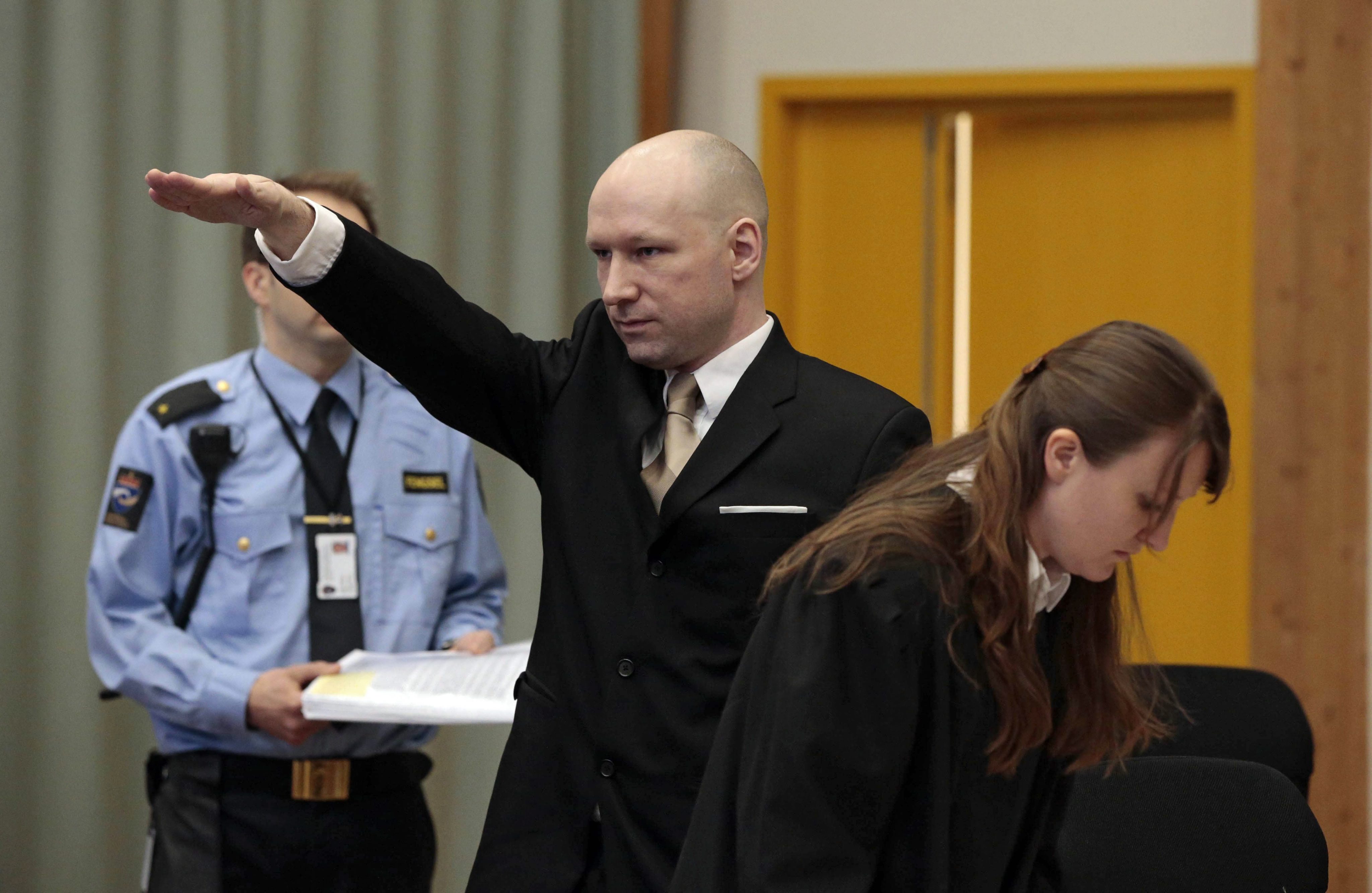 Breivik vandaag bij het begin van zijn rechtszaak. Foto EPA