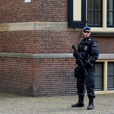 Veiligheidsmaatregelen Nederland opgeschroefd