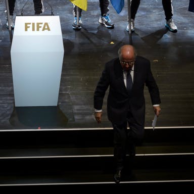 D-day voor Blatter: blijft hij aan de macht?