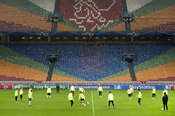 Foto: ANP - FC Barcelona-spelers trainen in de Amsterdamse Arena