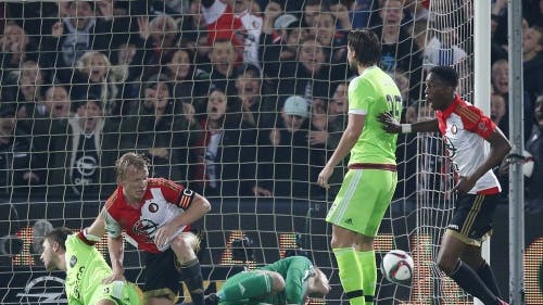 Het eigen doelpunt van Ajacied Veltman in de bekerwedstrijd Feyenoord-Ajax (ANP)