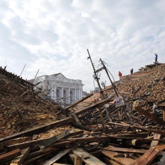 Aantal doden Nepal gestegen naar ruim 3700