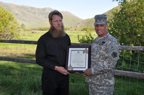 Bowe Bergdahl (L). EPA