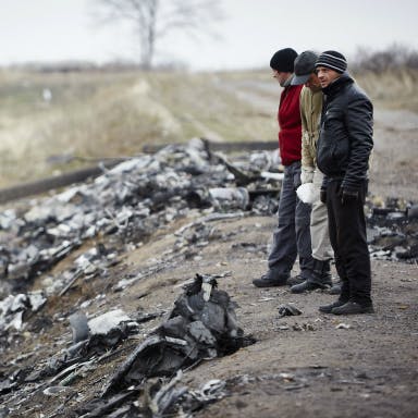 Koenders: 'Russen moeten stoppen met mist optrekken rond MH17'