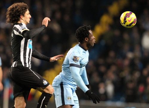 Fabricio Coloccini (L). EPA