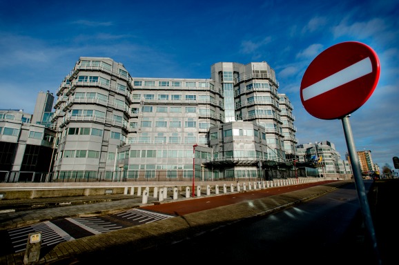 De buitenkant van het AIVD-gebouw in Zoetermeer. Foto ANP