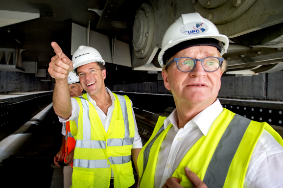 Foto: ANP - Hans de Boer (R) en premier Rutte op werkbezoek in Panama