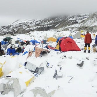 Bergbeklimmers geëvacueerd van Mount Everest