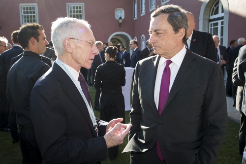 Stanley Fischer (l). EPA