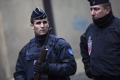Archiefbeeld van Franse politieagenten. EPA