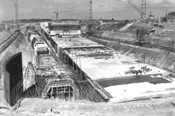 De bouw van de Velsertunnel in 1957