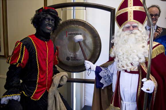 Sinterklaas opent de beurs in Amsterdam
